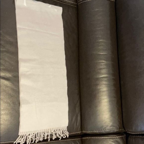 YSL Cashmere scarf - Picture 3 of 9